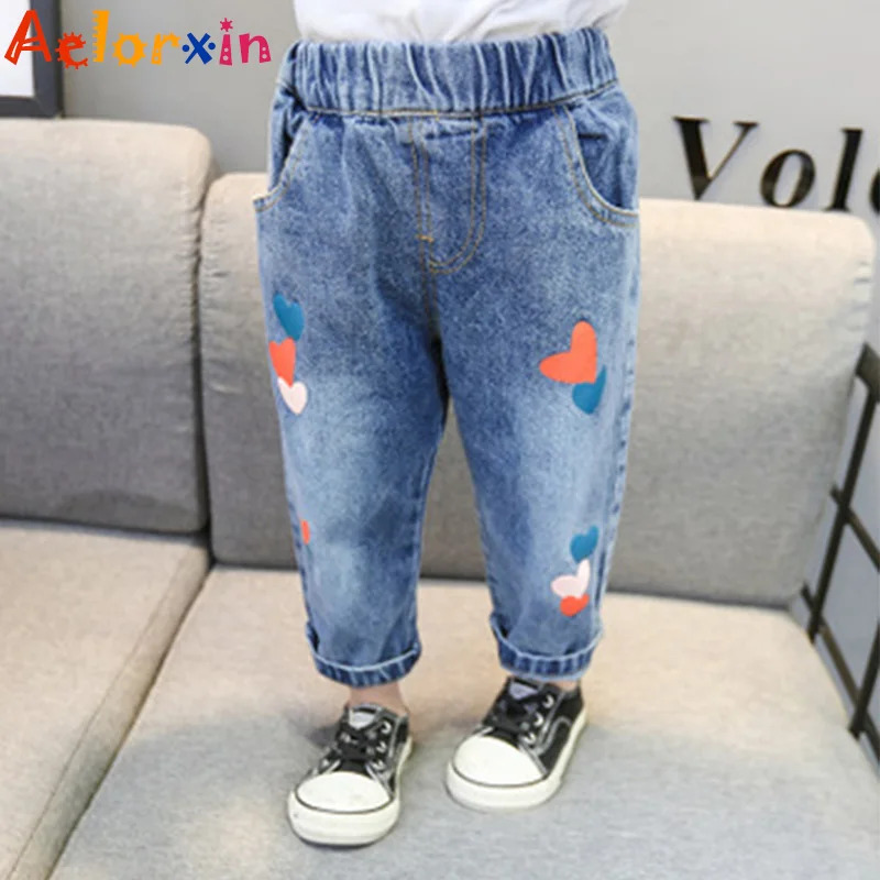 Джинсы для девочек с принтом в виде сердечек штаны шаровары джинсовые Весенне