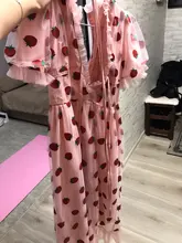 Cinturón Sexy con cuello en V para mujer, estampado en caliente de fresa, manga corta, vestido de longitud media, hilo de red, novedad de verano