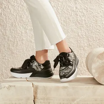 

FLO KİBA85Z SKIN Black Women 'S Sneaker Shoes BUTIGO