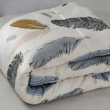 

Printed quilt 220x240 cm feathers