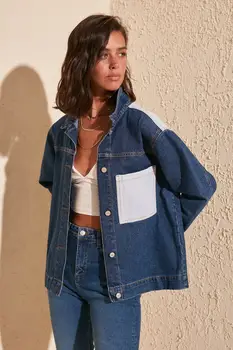 

Trendyol White Blocky Denim Jacket TWOSS20CE0176