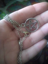 Collar con diseño sobrenatural trampa del diablo pentagrama estrella de cinco puntas Color plata antigua amuleto colgante Vintage Retro película joyería al por mayor