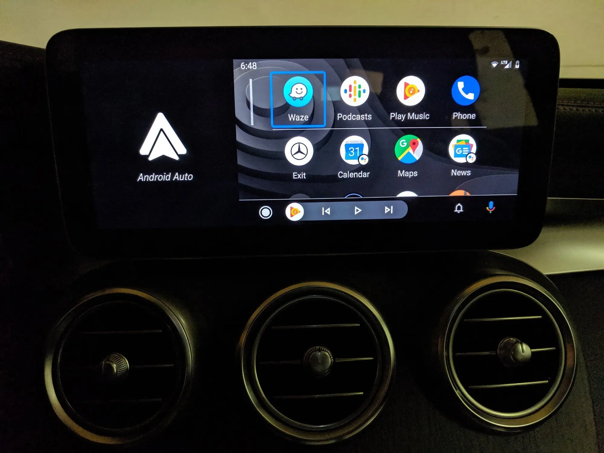 Приложения работающие с андроид авто. Bmw x1 2010 android auto. 613724. Беспроводной android auto duster. Интерфейс андроид авто.