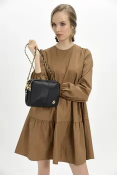 

Th Bags Black female Postman bag TH35000