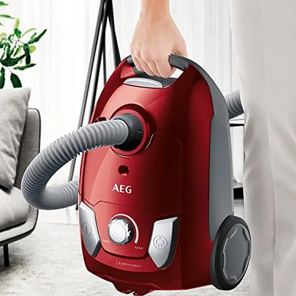 Мешковый пылесос Aeg VX41VRA 3 L 80 dB 750W красный