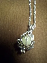 Colgante con forma de flor de loto para mujer, luminoso, luminoso, Luna oscura, collar para mujer, Yoga, oración, joyería de budismo