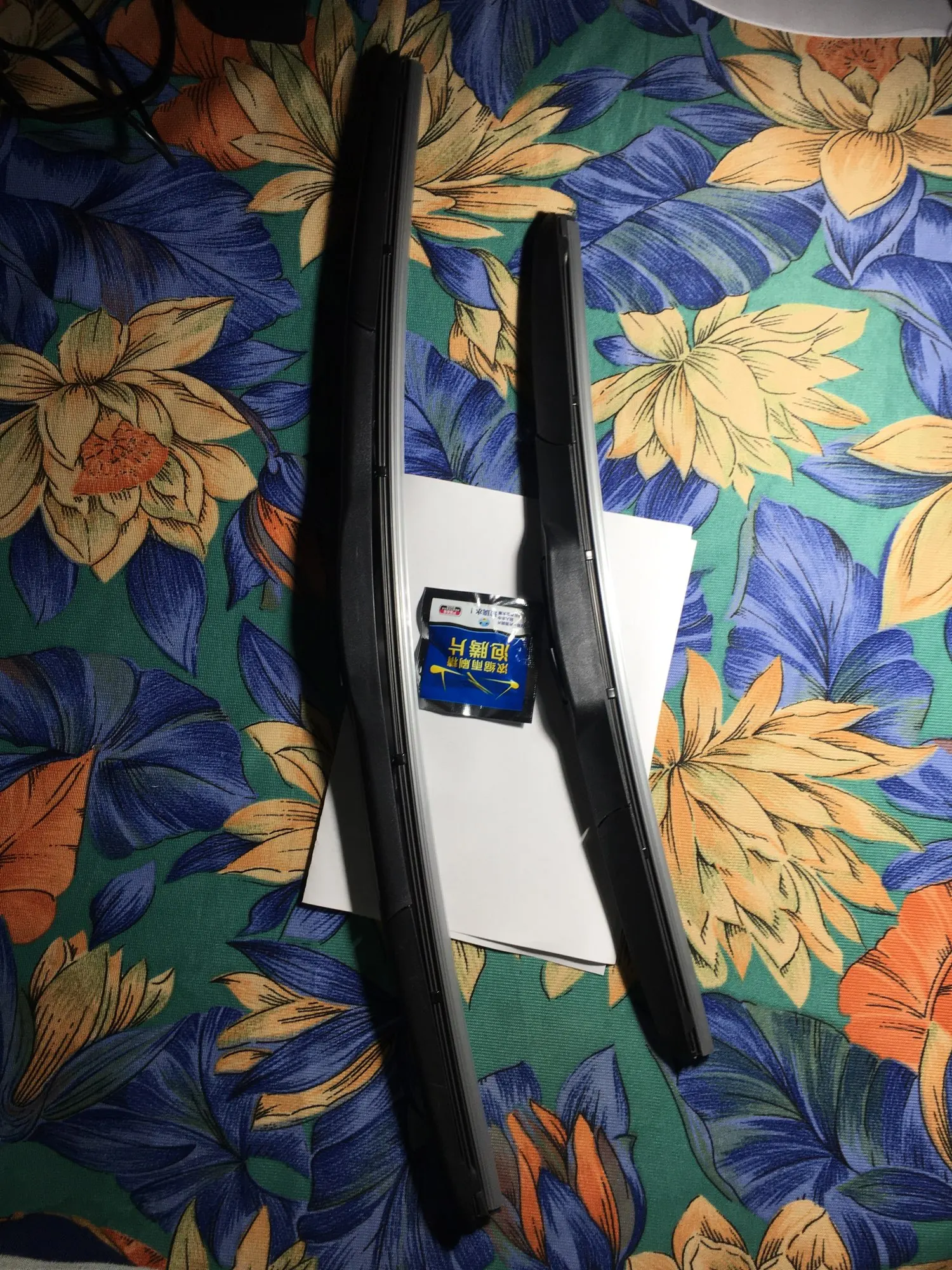 Отзыв о товаре Щетка стеклоочистителя автомобильная универсальная U-образная, 14 дюймов, 16 дюймов, 17 дюймов, 18 дюймов, 19 дюймов, 20 дюймов, 21 дюйм, 22 дюйма, 24 дюйма, 26 дюймов от пользователя A***n