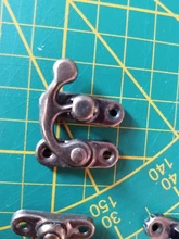 KAK-cerrojo de candado de hierro y bronce antiguo, 12 uds., 34x28mm, cerradura de gancho para Mini joyería, caja de madera con tornillos, Hardware para muebles