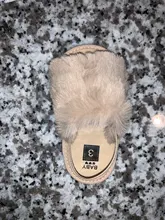 Sandalias con peluche para niñas pequeñas, zapatos planos de piel sintética con suela suave, zapatillas con correa de soporte elástico, para el hogar