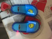 Zapatillas luminosas para niños y niñas, zapatos blandos de PVC, sandalias de Casa cómodas, chanclas deslizantes para bebés, verano 2020