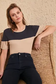 

Trendyol Knitted Blouse TWOSS20BZ0966