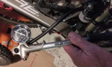 GIYO-Bomba de aire plegable GS-02D de alta presión para bicicleta, hinflador de 300 psi, con palanca, calibrador para horquilla y suspensión trasera, para bicicleta de montaña