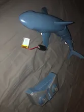 Tiburón de juguete de simulación a Control remoto, barco de tiburón de 2,4G, impermeable, recargable por USB, piscina de baño, tiburón de juguete, 1:18, nuevo