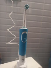 Oral B Vitality D100 CrossAction, Cepillos de dientes Eléctricos Recargables Blanco/Negro, limpieza 2D, cabezal oscila y rota