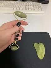 Natural Jade rodillo Guasha piel raspador Set Facial piedra reafirmante cara Anti-envejecimiento ojos hinchados masajeador cuello Anti arrugas