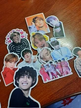 50 Uds Kpop coreano chicos Star JIMIN SUGA V JIN impermeable pegatinas para equipaje Laptop nevera bicicleta coche DIY ídolos calcomanías de los juguetes