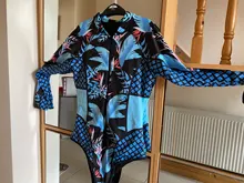 Bañador estampado de flores para mujer, una pieza, monokini, manga larga, traje de baño para surfear