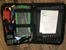 GKFLY-Arrancador de batería, dispositivo de arranque de coches de alta capacidad, 600A, es un banco de energía portátil con cables de arranque y autocargador, 12V