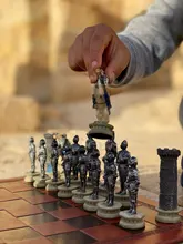 Juego de ajedrez con temática de lucha de Caballeros de la mediana edad, juego de ajedrez portátil de inteligencia de viaje, juego de ajedrez de lujo