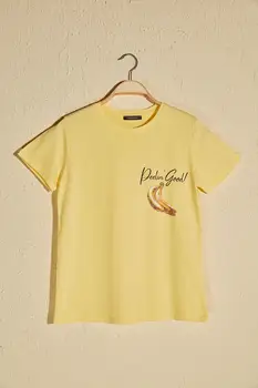 

Trendyol Printed Semifitted Knitted T-Shirt TWOSS20TS1599