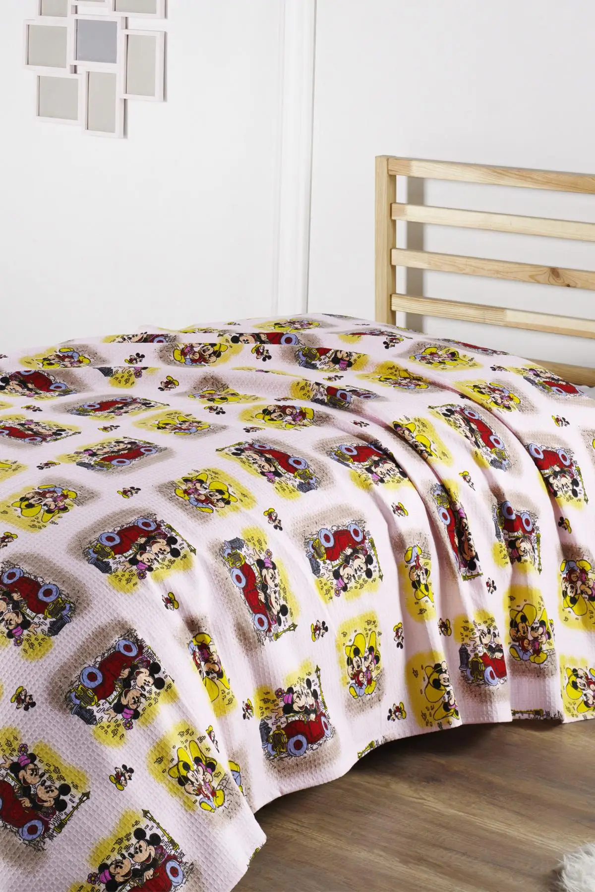 

Mickey Mouse Single Personality Pike