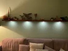 Luz LED de 16 colores debajo de la estantería, luces RGB Puck táctiles regulables con carga USB para habitación, guardarropa, armario de cocina, lámpara de noche