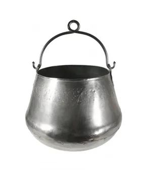 

Cauldron metal Antic with rivets and handle color tin. Measurements: 25x Ø 33 cm.