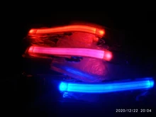 Collar con luces LED para perro, collar de luz recargable por USB, ideal para usar de noche al aire libre, accesorio de seguridad para mascota