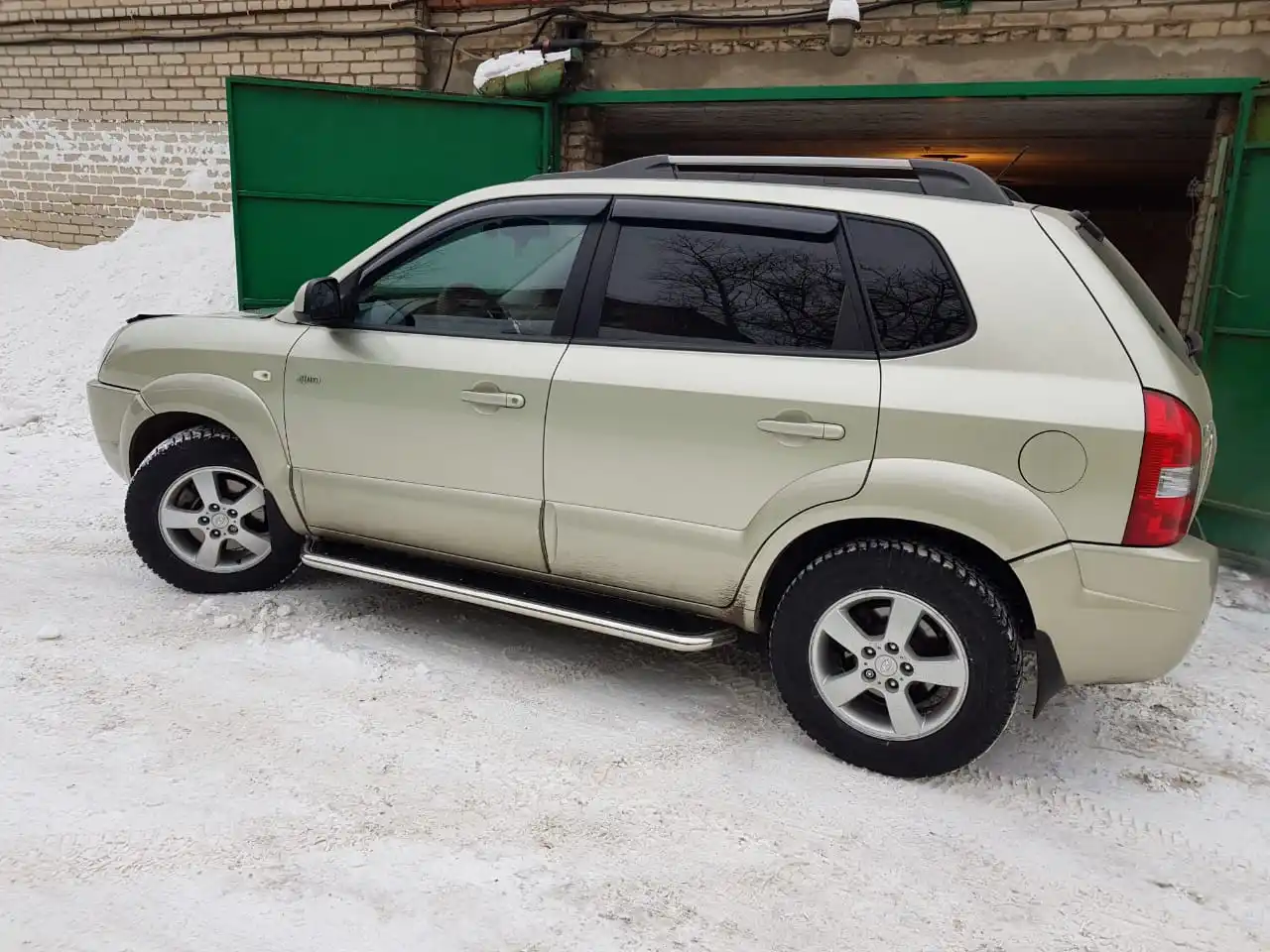 Пороги для Hyundai Tucson 1 2004-2009 подножки из нержавеющей стали с креплениями