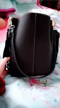 Bolso de mano de banda ancha de diseño de marca para mujer, bolso de hombro de PU de cubo de lujo, de un solo hombro, de gran capacidad, de color sólido