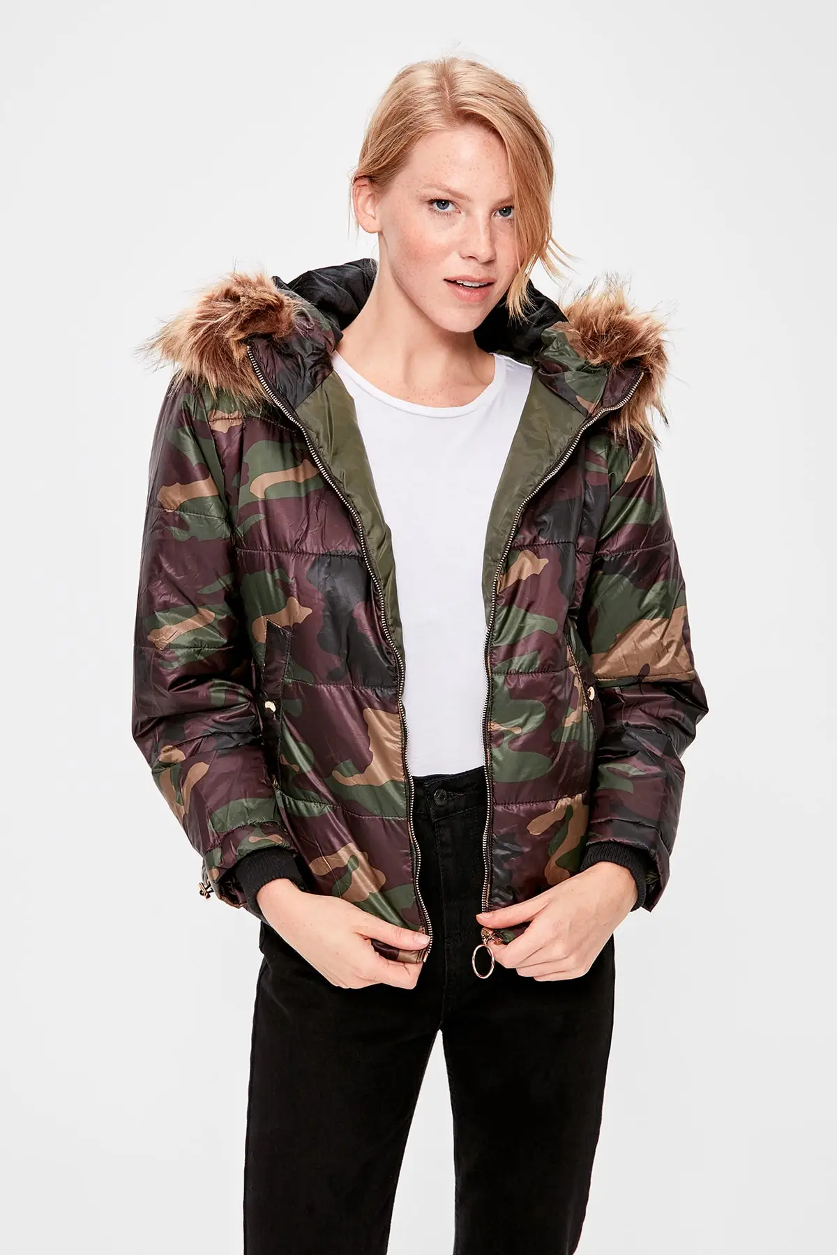 

Trendyol Multicolour Fur Kapüişonlu Inflatable Coat TWOAW20MO0035