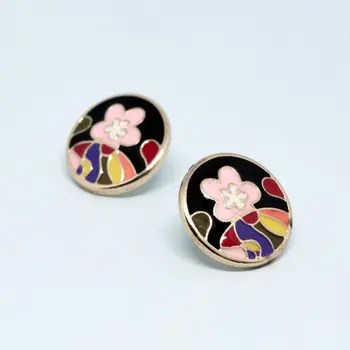 

Set of round stud earrings & Chain pendant black flower (52510)