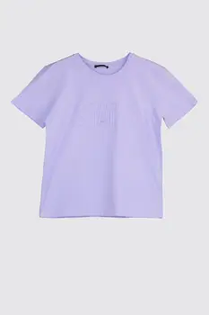 

Trendyol Embroidered Semifitted Knitted T-Shirt TWOSS20TS1395
