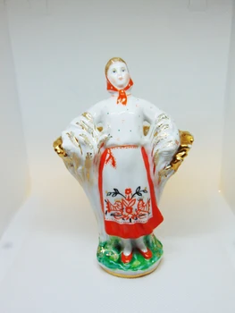 

Pencil "kolkhoznitsa", 15 cm. China. Lomonosov Porcelain Factory (lfz), 1960 s R