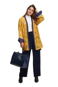 

Burnt Patterned Kimono