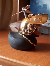 Adornos de goma para salpicadero de coche, pato negro, con casco de hélice