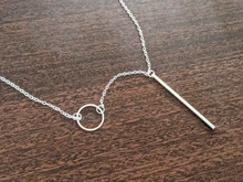 Moda europea y americana de largos de cobre barra colgante, collar popular con las mujeres.