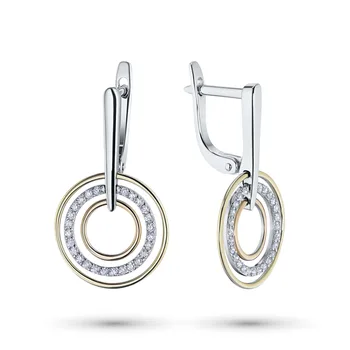 

Earrings in gold with a diamond