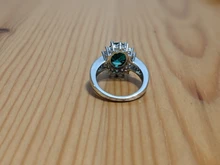 Huitan-anillos de boda de la serie de plantas románticas, anillo de compromiso de estilo europeo Vintage con piedra verde brillante, forma de flor de lujo
