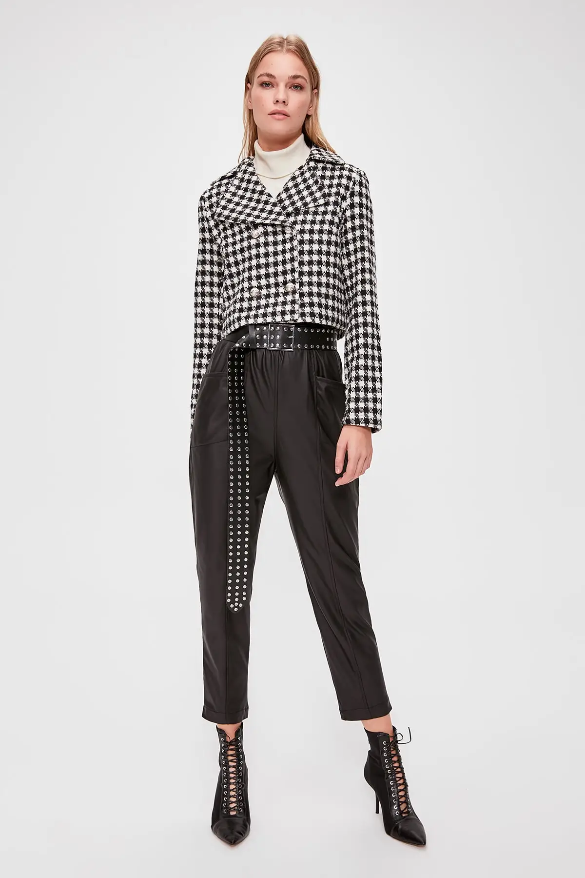 

Trendyol Goose Pillar Coat TWOAW20CE0045