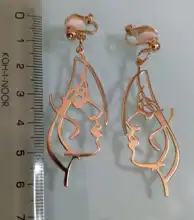 Pendientes de Clip de Cara hueca con estilo abstracto para niñas, sin Piercing, aretes con abalorio llamativo, novedad de 2019