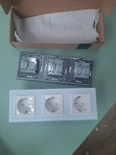 Livolo – Toma de corriente triple con panel de cristal. C7C3EU-11/2/3/5, Enchufe triple estándar europeo para pared, en 4 colores