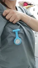 Relojes de bolsillo de moda, reloj de silicona para enfermera, broche, Túnica, reloj Fob con batería gratis, reloj médico Unisex