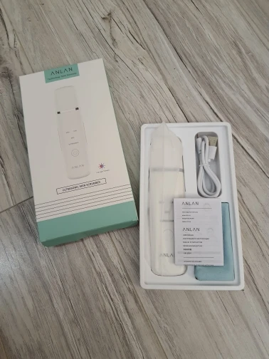 Отзыв о товаре ANLAN Ультразвуковой скрабер скруббер, ионная лопатка для чистки лица, пилинг, лифтинг для лица, удаление угрей, терапия красным светом для удаления черных точек blackhead remover узи чистка ультразвуковая чистка лица от пользователя K***e