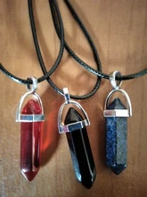 Colgante de cristal Natural con forma de columna Hexagonal para mujer, colgante de piedras, cadena de cuero, joyería