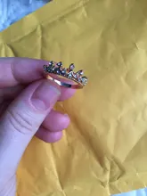Anillo de compromiso con forma de corona hueca para mujer, sortija con carácter de Reina, con cuentas de cristal Vintage, para boda