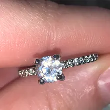 Anillo para mujeres de moda moderno, anillo de compromiso de circonita de cristal AAA blanca, regalo de joyería de boda, 2020