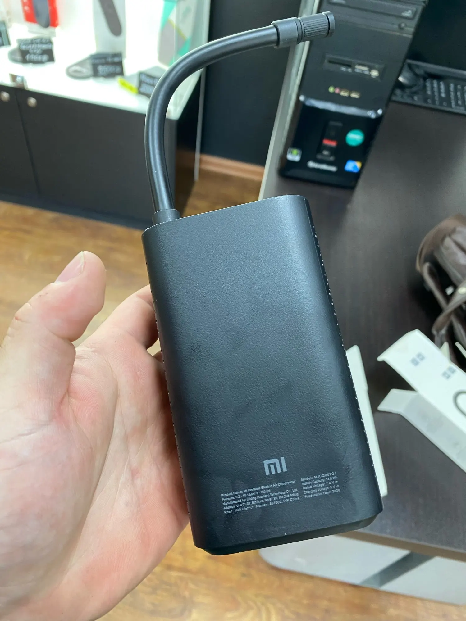 Отзыв о товаре Умный воздушный насос Xiaomi Mi Portable Electric Air Compressor(MJCQB02QJ),Портативный электрический воздушный компрессор от пользователя D***n