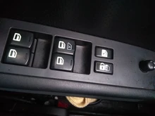 Pegatina de botón para puerta y ventana de coche, pegatina luminosa para Nissan Tiida Livida x-trail T31 T32 Qashqai J11 Jetta, 1 Uds.