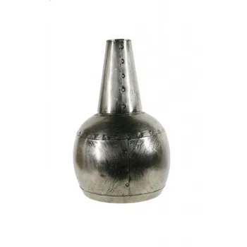 

Vase metal color tin. Size: 40x25x25 cm.